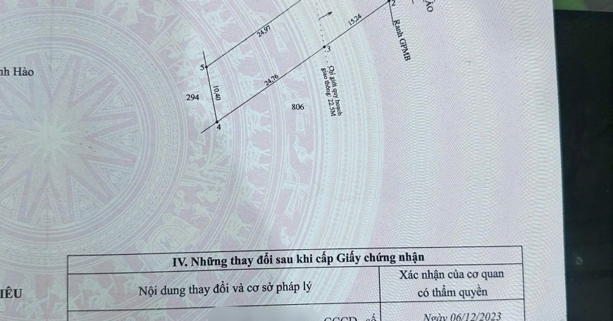 在薄寮省嘉來市鎮–艮豪鎮出售臨街土地｜價格為 12 億越南盾。