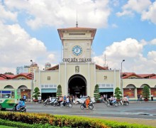 Vietnam's Ho Chi Minh City seeks new directions for traditional markets