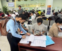 People Rush to Process Land and Housing Documents